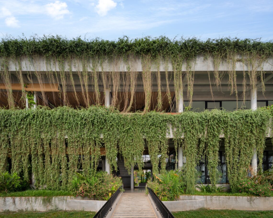 Coconut Club & Park in Phnom Penh / T3 Architects