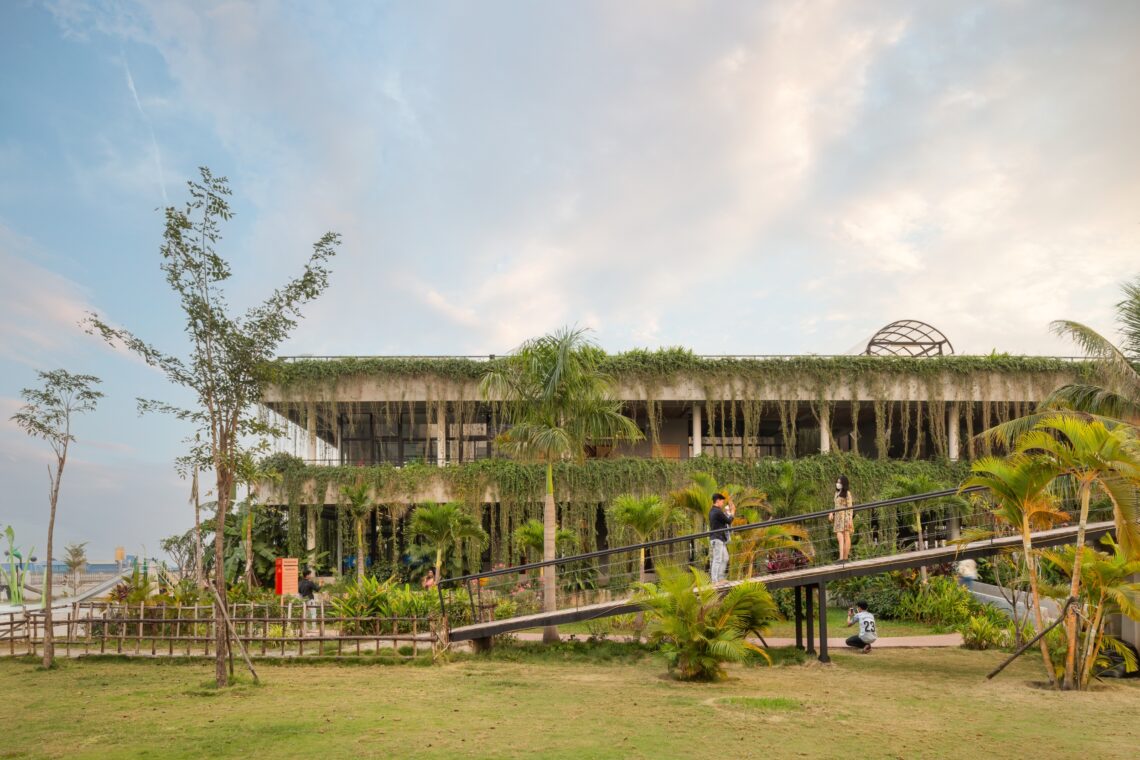 Coconut Club & Park in Phnom Penh / T3 Architects