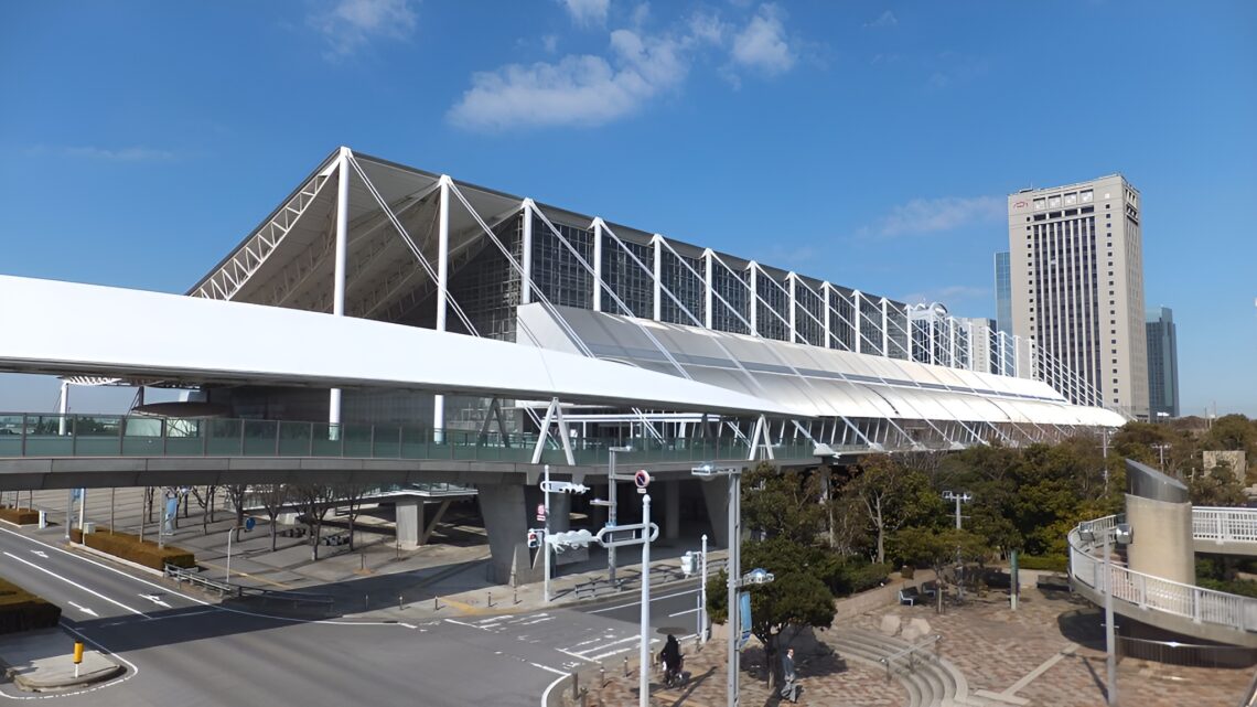 Makuhari Messe / Fumihiko Maki | Classics on Architecture Lab