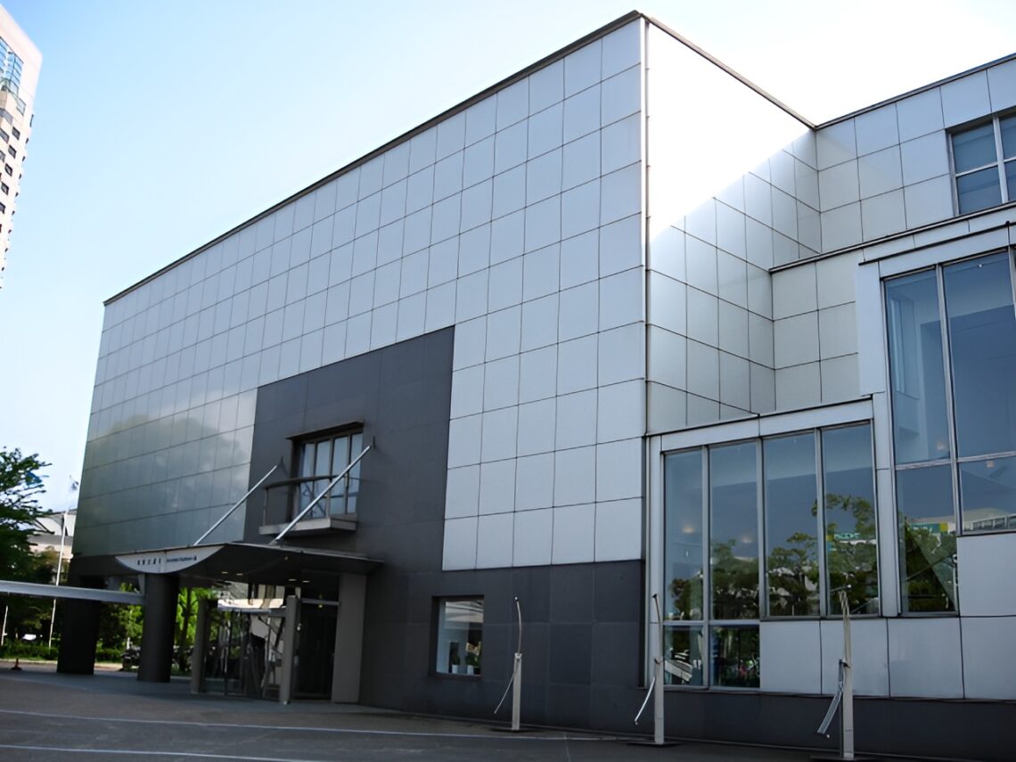 Makuhari Messe / Fumihiko Maki | Classics on Architecture Lab