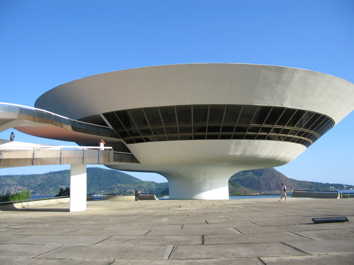 Niterói Contemporary Art Museum / Oscar Niemeyer