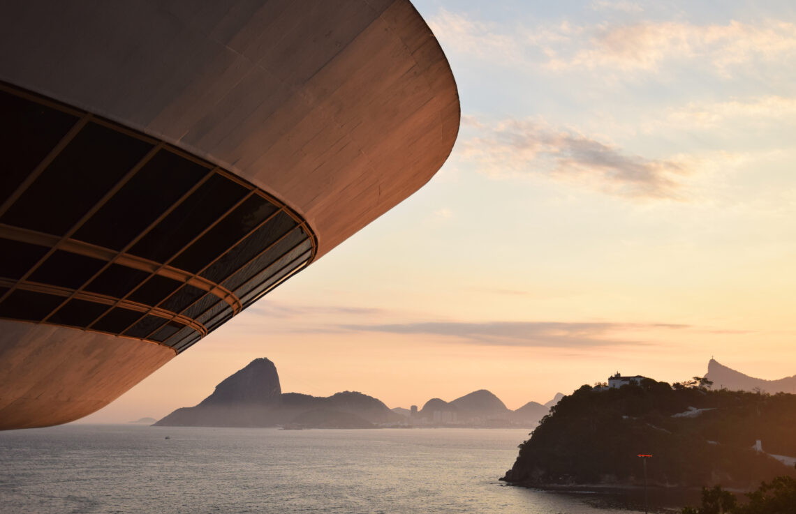 Niterói Contemporary Art Museum / Oscar Niemeyer