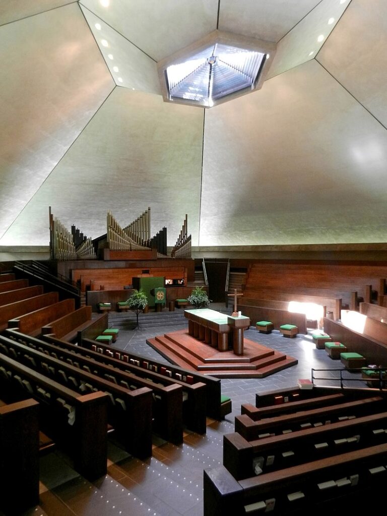 North Christian Church / Eero Saarinen | Classics on Architecture Lab