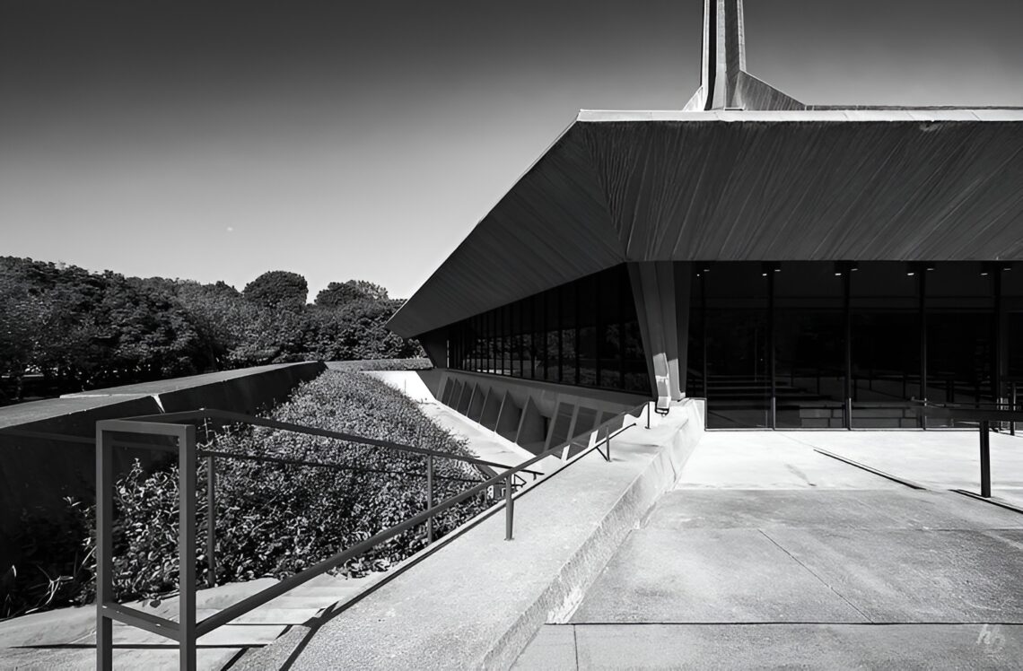 North Christian Church / Eero Saarinen | Classics on Architecture Lab