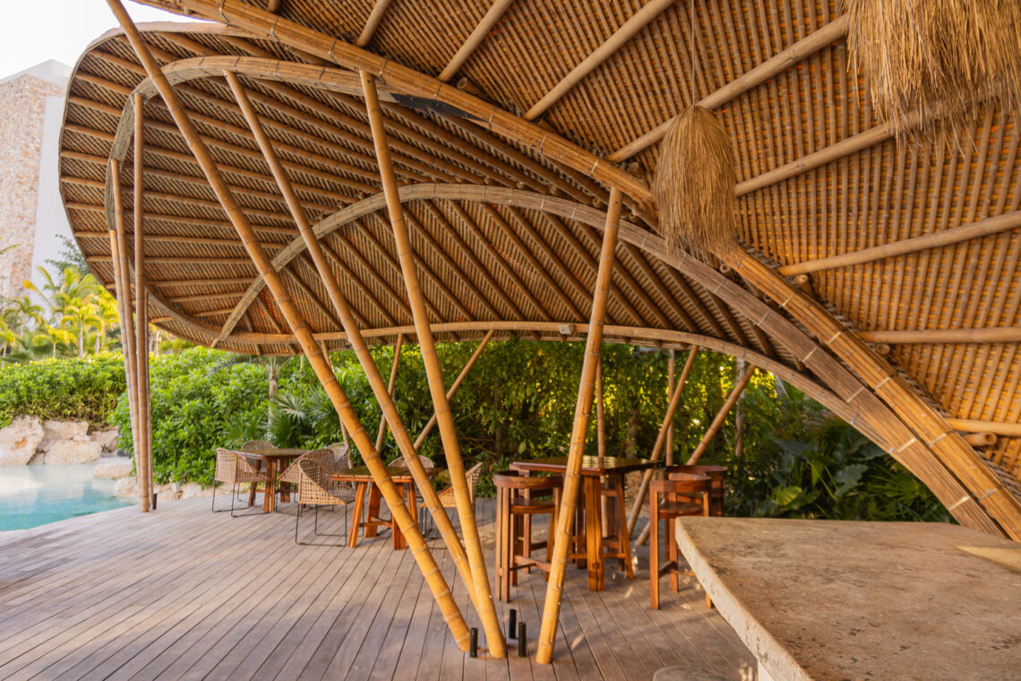 Bamboo Restaurant / Jorge Kelleher