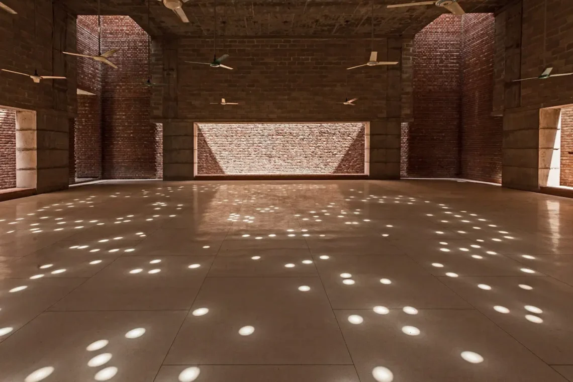 The Prayer Hall - Bait Ur Rouf Mosque, Dhaka, Bangladesh - Marina Tabassum - © AKTC Hassan Saifuddin Chandan